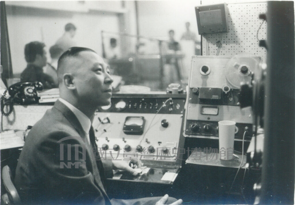 喻鳴岐先生於鳴岐錄音室