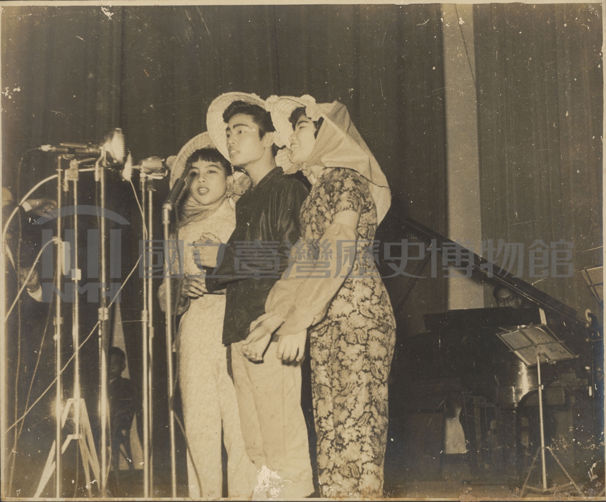 許石民謠團培養了劉福助(中)等年輕民謠歌手