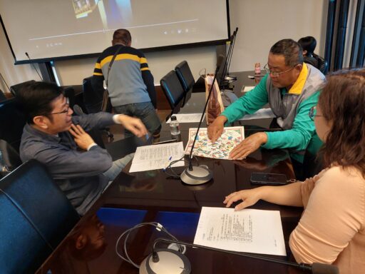 沒想到連知音們都沒玩過葫蘆問，大家熱烈研究可能的玩法